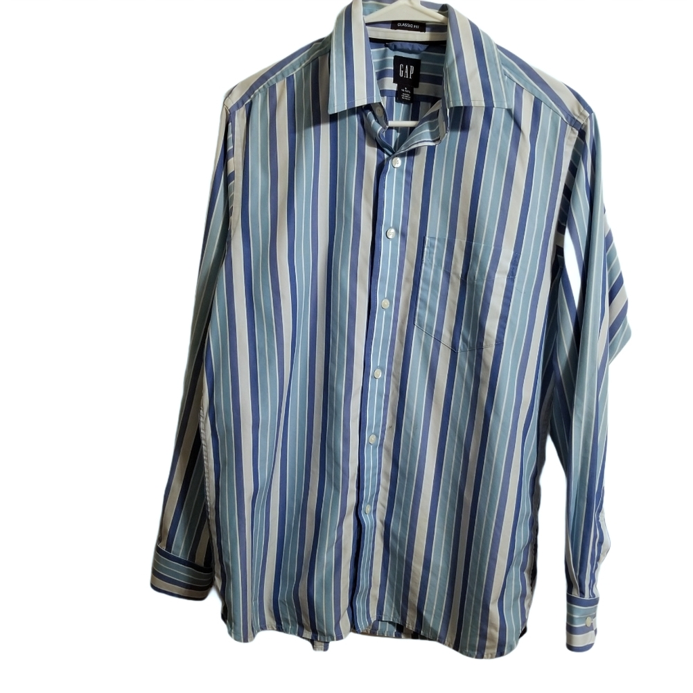 Gap Classic Fit Long Sleeve Striped Shirt. Small